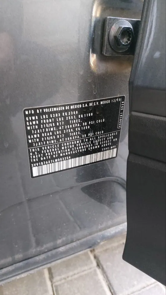 2020 Volkswagen Tiguan VIN 3VV1B7AX7LM083254 - photo 8 of 9