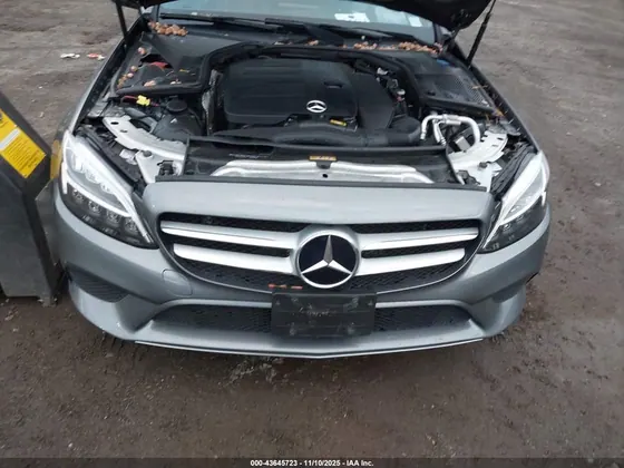 2019 Mercedes-Benz C-Class C 300 4MATIC VIN 55SWF8EB2KU289936 - photo 4 of 11