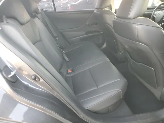2022 Lexus ES VIN 58ADA1C12NU025768 - photo 9 of 14