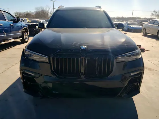 2022 BMW X7 VIN 5UXCW2C04N9M75073 - photo 4 of 9