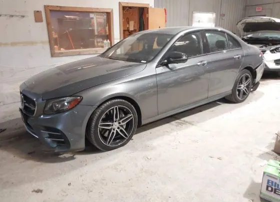 2018 Mercedes-Benz E-Class AMG E43 VIN WDDZF6EB5JA396446 - photo 2 of 12