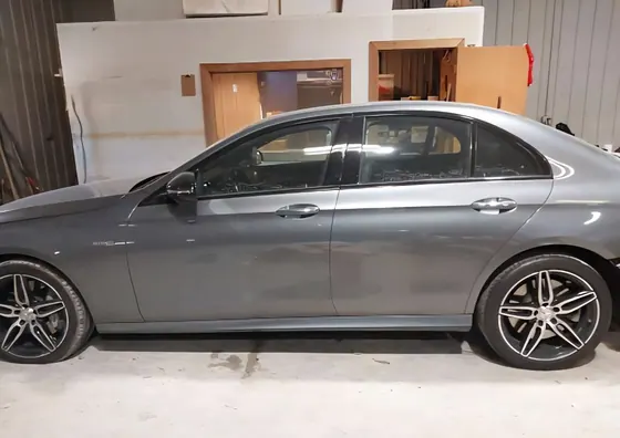 2018 Mercedes-Benz E-Class AMG E43 VIN WDDZF6EB5JA396446 - photo 6 of 12