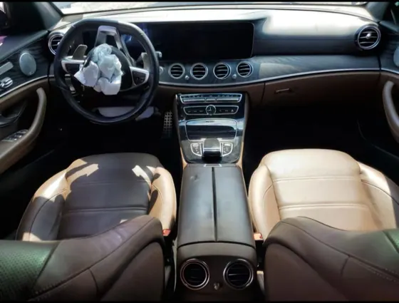2018 Mercedes-Benz E-Class AMG E43 VIN WDDZF6EB5JA396446 - photo 9 of 12