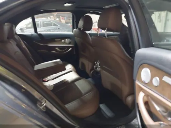 2018 Mercedes-Benz E-Class AMG E43 VIN WDDZF6EB5JA396446 - photo 10 of 12