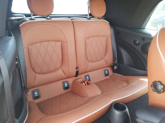 2020 MINI Cooper Convertible VIN WMWWJ5C09L3L03634 - photo 8 of 10