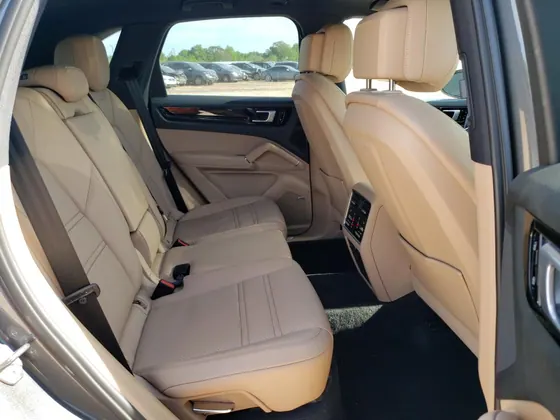 2020 Porsche Cayenne VIN WP1AA2AY9LDA03086 - photo 10 of 15