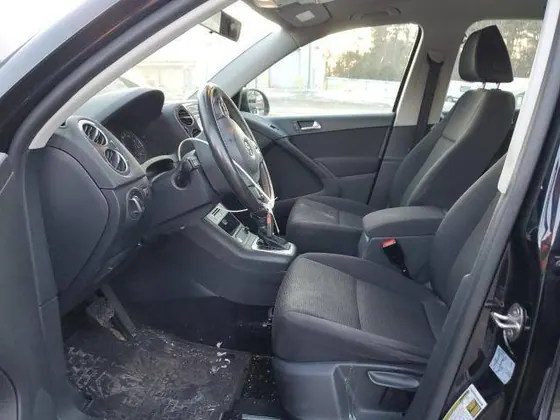 2017 Volkswagen Tiguan VIN WVGBV7AX5HK053089 - photo 7 of 11